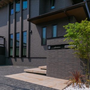 大阪府枚方市モノトーンで仕上げたシックでモダンな外構