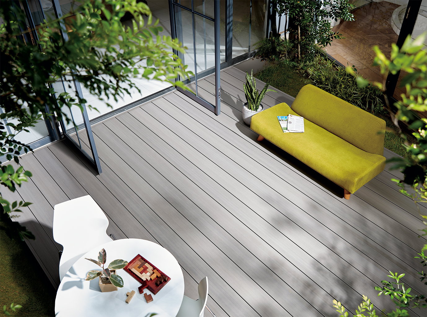 人工木デッキ「樹ら楽ステージ 木彫」